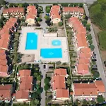 Cozy House With Garden And Pool In * 비비오네